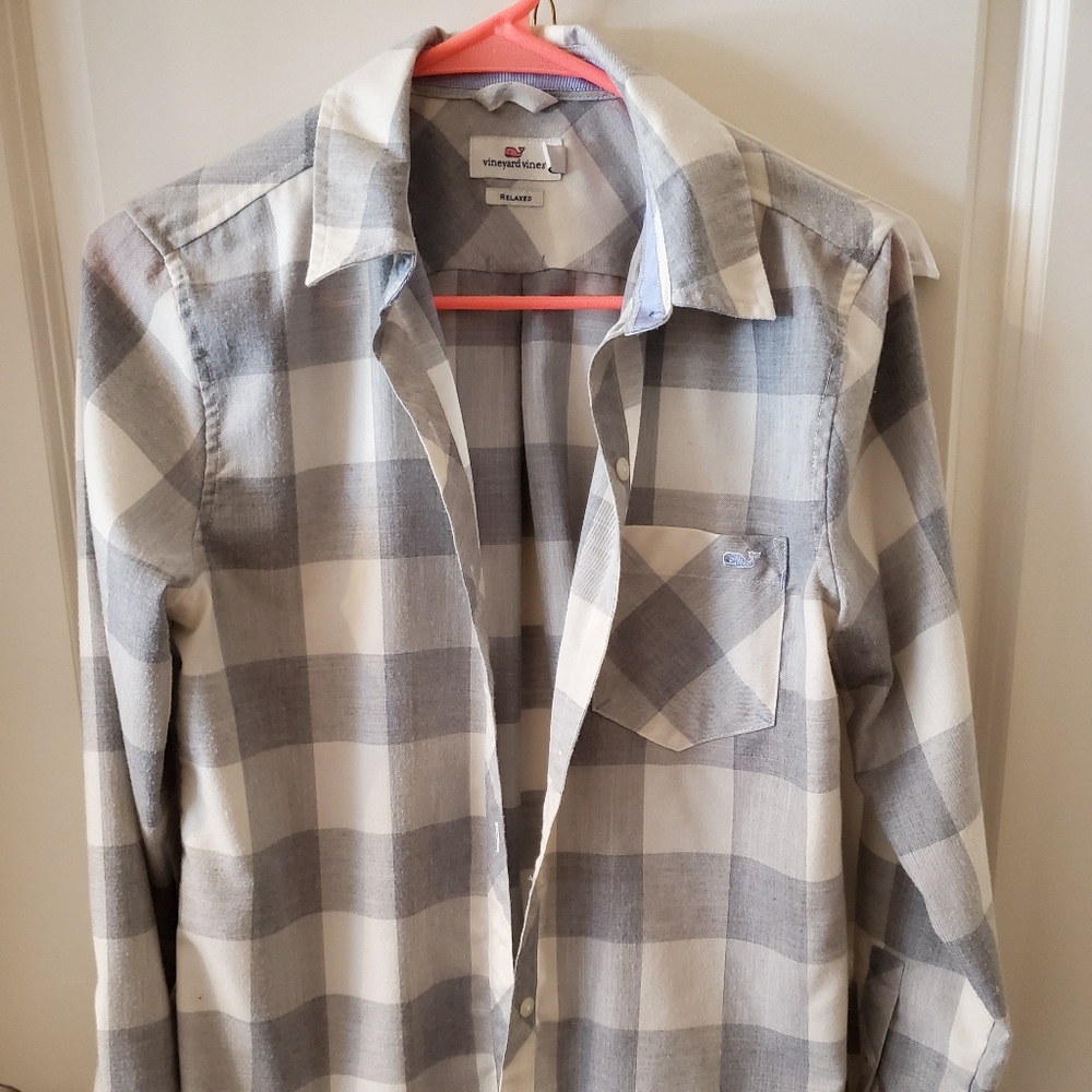 Vineyard vines relaxed button down